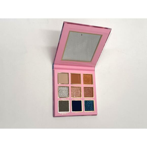 Eloise Beauty Goddess Eyeshadow Palette With 9 Highly Pigmented Shades & Mirror - Picture 2 of 6